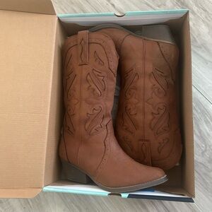 Magellan Outdoors Women's Meredith Chopout Western Boots